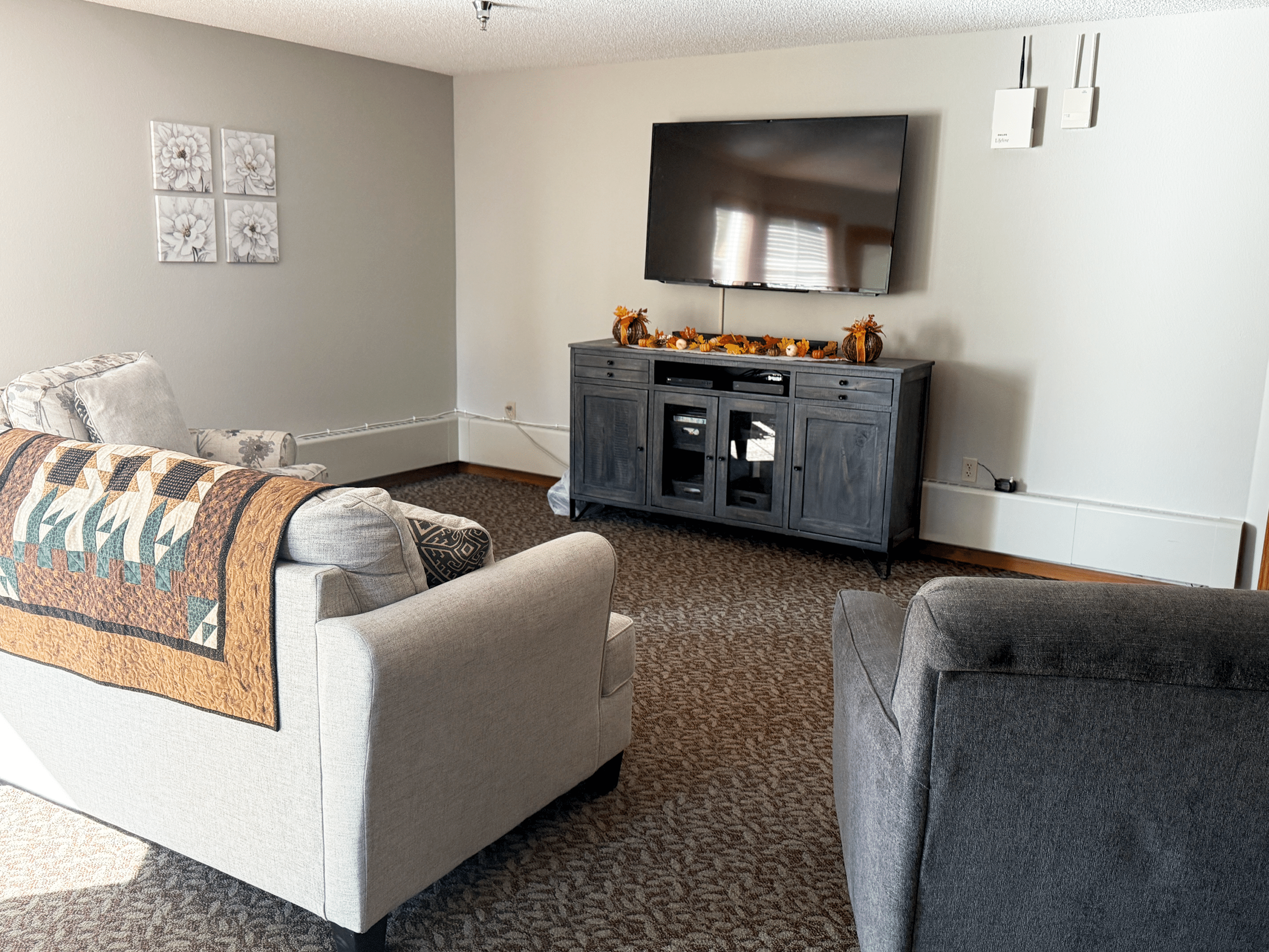 edgewood gables seating area